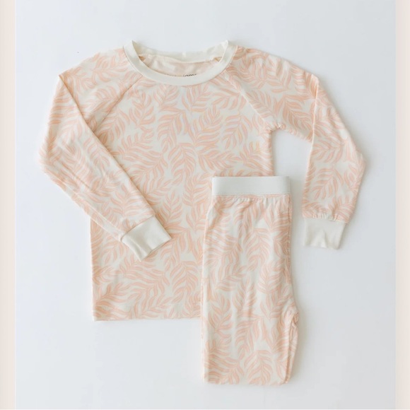 Tiny Jams Pink Pastel Palms 2-piece Bamboo Viscose PJ Pajama Set 4T NWT - Picture 2 of 9